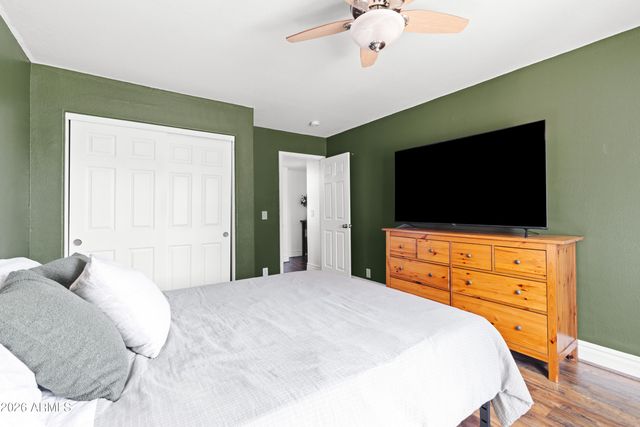 7996 W STELLA Avenue, Glendale, AZ 85303