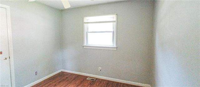 329 De Laura DR, Newport News, VA 23608