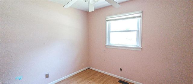 329 De Laura DR, Newport News, VA 23608