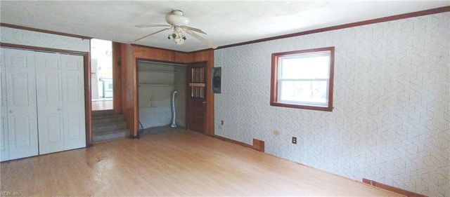 329 De Laura DR, Newport News, VA 23608