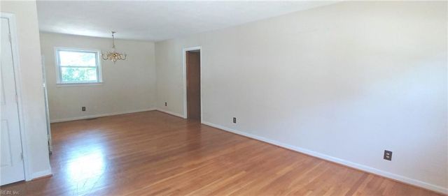 329 De Laura DR, Newport News, VA 23608