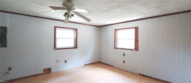 329 De Laura DR, Newport News, VA 23608