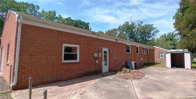 329 De Laura DR, Newport News, VA 23608