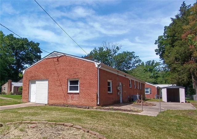 329 De Laura DR, Newport News, VA 23608