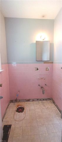 329 De Laura DR, Newport News, VA 23608