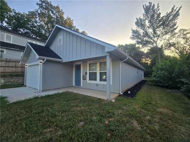 4939 Woodland Avenue, Kansas City, MO 64130