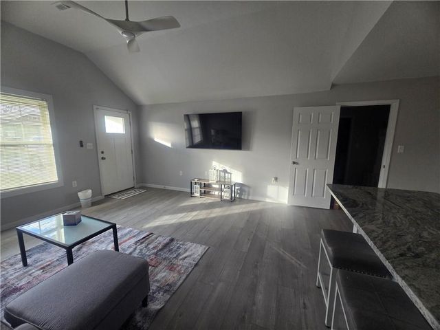 4939 Woodland Avenue, Kansas City, MO 64130