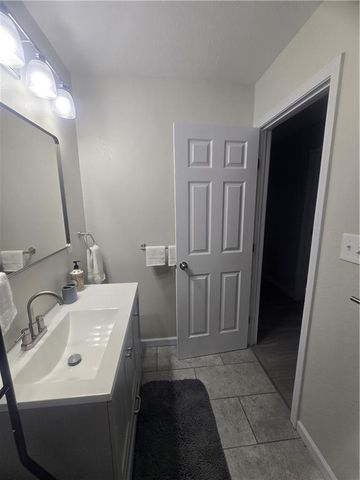 4939 Woodland Avenue, Kansas City, MO 64130