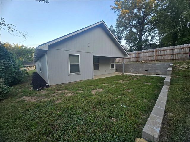 4939 Woodland Avenue, Kansas City, MO 64130
