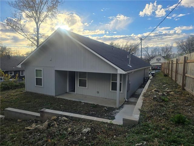 4939 Woodland Avenue, Kansas City, MO 64130