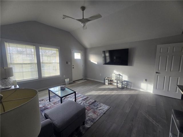 4939 Woodland Avenue, Kansas City, MO 64130