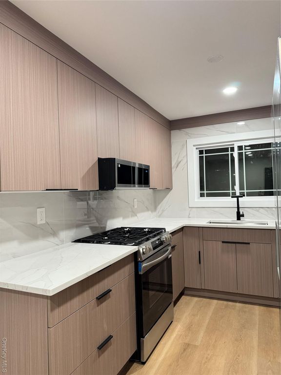 15 Valerie Drive 1, Yonkers, NY 10703