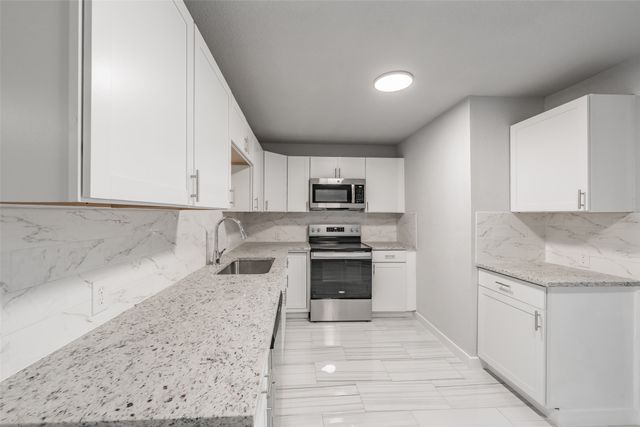 5569 Burton Avenue, Fort Worth, TX 76119
