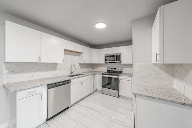5569 Burton Avenue, Fort Worth, TX 76119