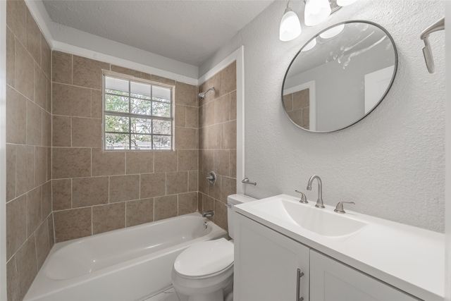 5569 Burton Avenue, Fort Worth, TX 76119