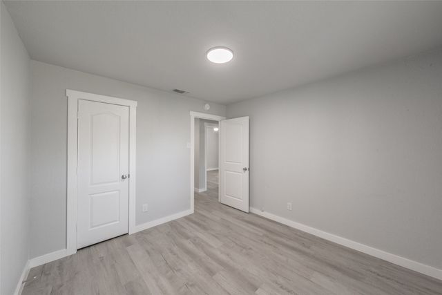 5569 Burton Avenue, Fort Worth, TX 76119