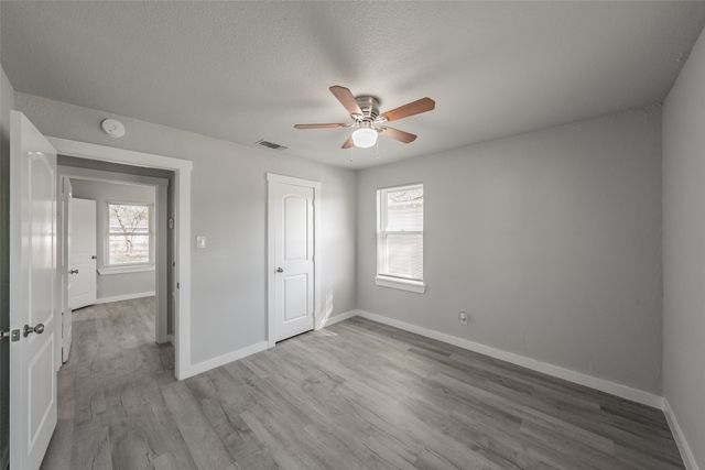 5569 Burton Avenue, Fort Worth, TX 76119