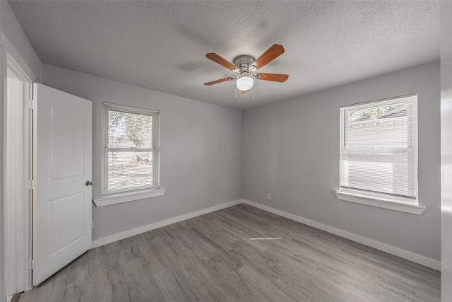 5569 Burton Avenue, Fort Worth, TX 76119