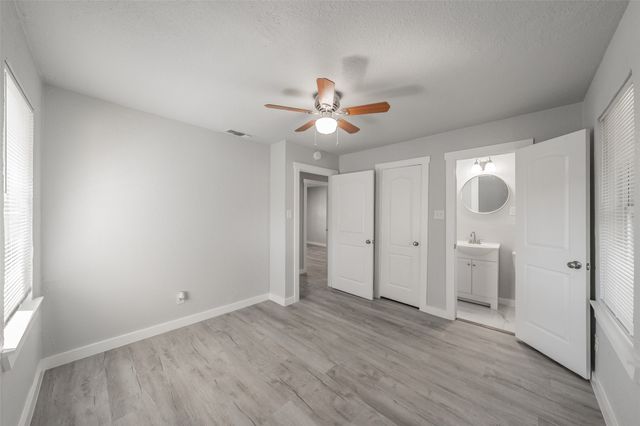 5569 Burton Avenue, Fort Worth, TX 76119