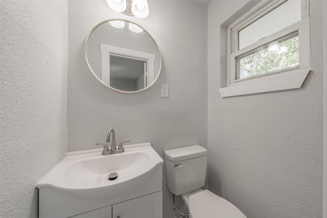 5569 Burton Avenue, Fort Worth, TX 76119