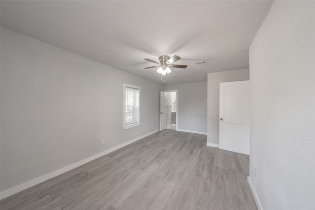 5569 Burton Avenue, Fort Worth, TX 76119