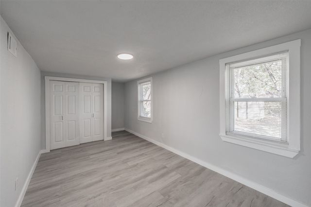 5569 Burton Avenue, Fort Worth, TX 76119