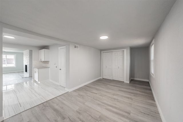 5569 Burton Avenue, Fort Worth, TX 76119