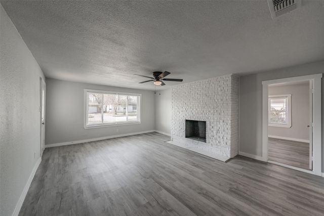 5569 Burton Avenue, Fort Worth, TX 76119