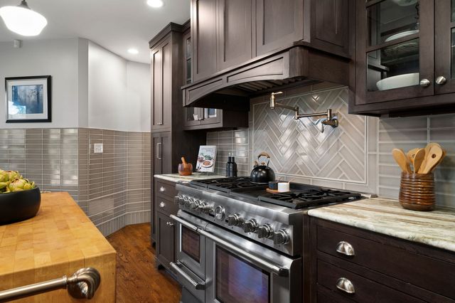215 Prospect Avenue, Highland Park, IL 60035