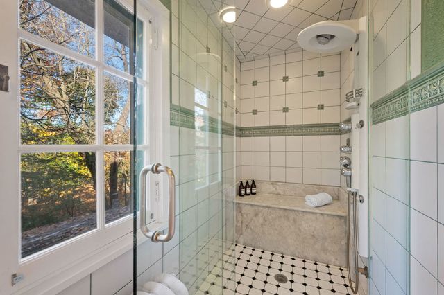 215 Prospect Avenue, Highland Park, IL 60035