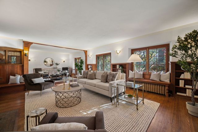 215 Prospect Avenue, Highland Park, IL 60035