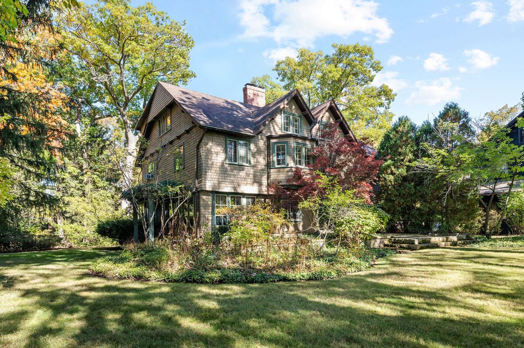215 Prospect Avenue, Highland Park, IL 60035