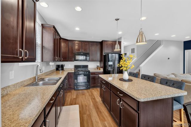 30192 Macintosh Lane, Lyon Charter Township, MI 48165