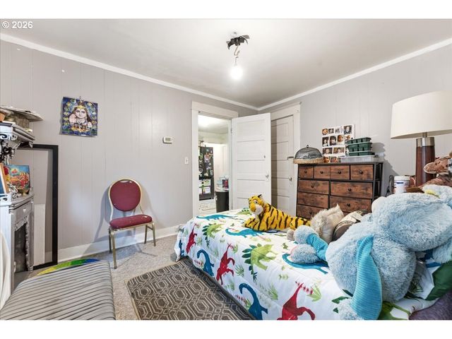 215 Ne GOING St, Portland, OR 97211