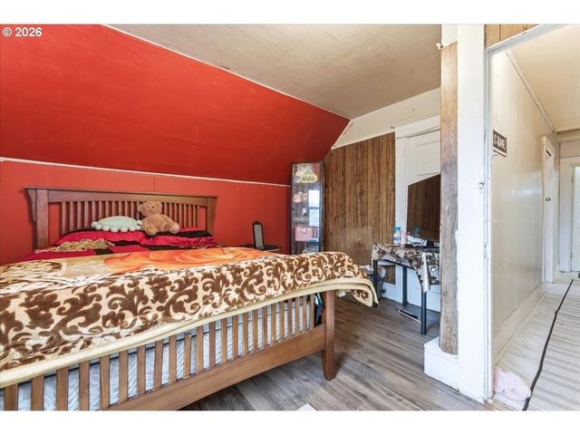 215 Ne GOING St, Portland, OR 97211