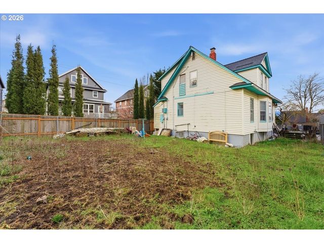 215 Ne GOING St, Portland, OR 97211