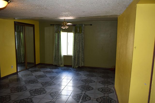 909 Pacific Avenue SW, Albuquerque, NM 87102