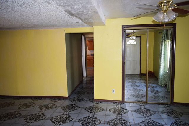 909 Pacific Avenue SW, Albuquerque, NM 87102