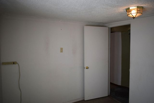 909 Pacific Avenue SW, Albuquerque, NM 87102