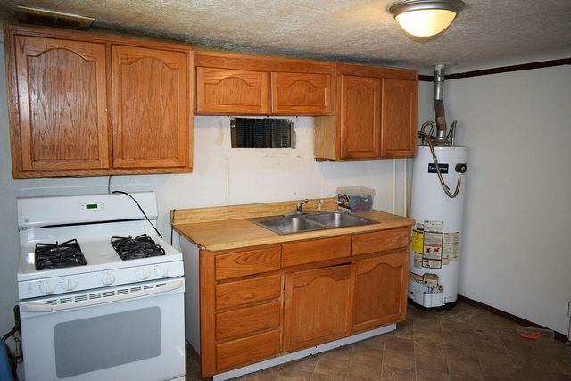 909 Pacific Avenue SW, Albuquerque, NM 87102
