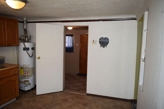 909 Pacific Avenue SW, Albuquerque, NM 87102