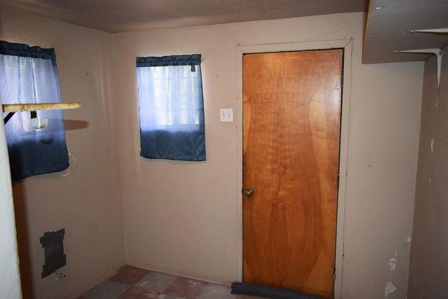 909 Pacific Avenue SW, Albuquerque, NM 87102