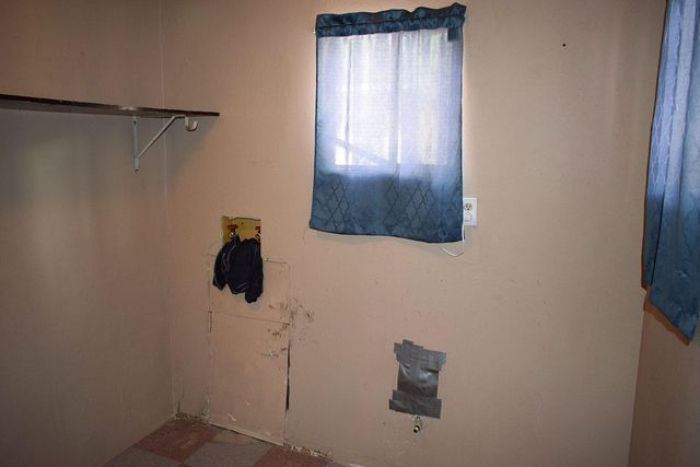 909 Pacific Avenue SW, Albuquerque, NM 87102