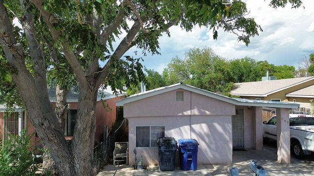 909 Pacific Avenue SW, Albuquerque, NM 87102