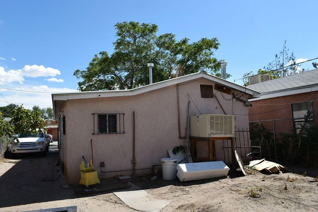 909 Pacific Avenue SW, Albuquerque, NM 87102