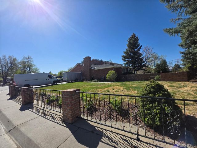 3040 Oak Street, Lakewood, CO 80215