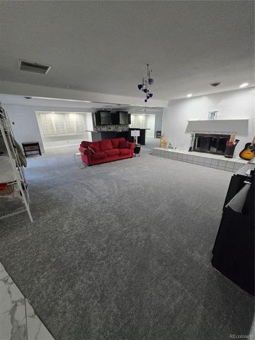 3040 Oak Street, Lakewood, CO 80215