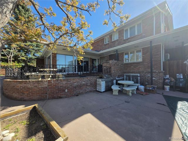 3040 Oak Street, Lakewood, CO 80215