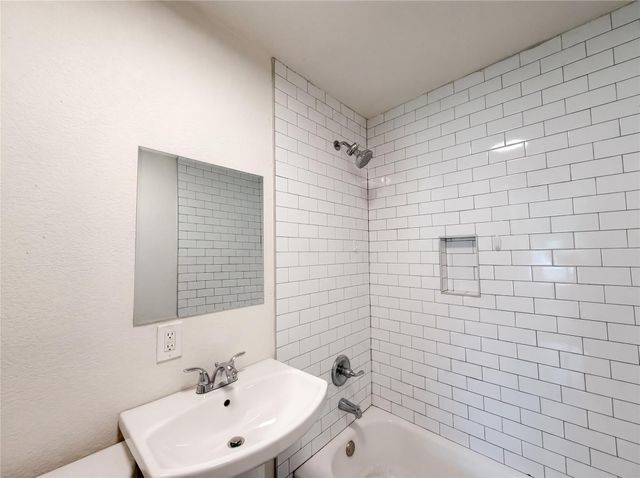 5935 Southseas Street, Houston, TX 77033