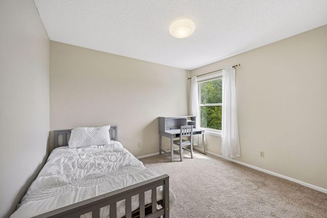 16005 22nd Avenue N, Plymouth, MN 55447